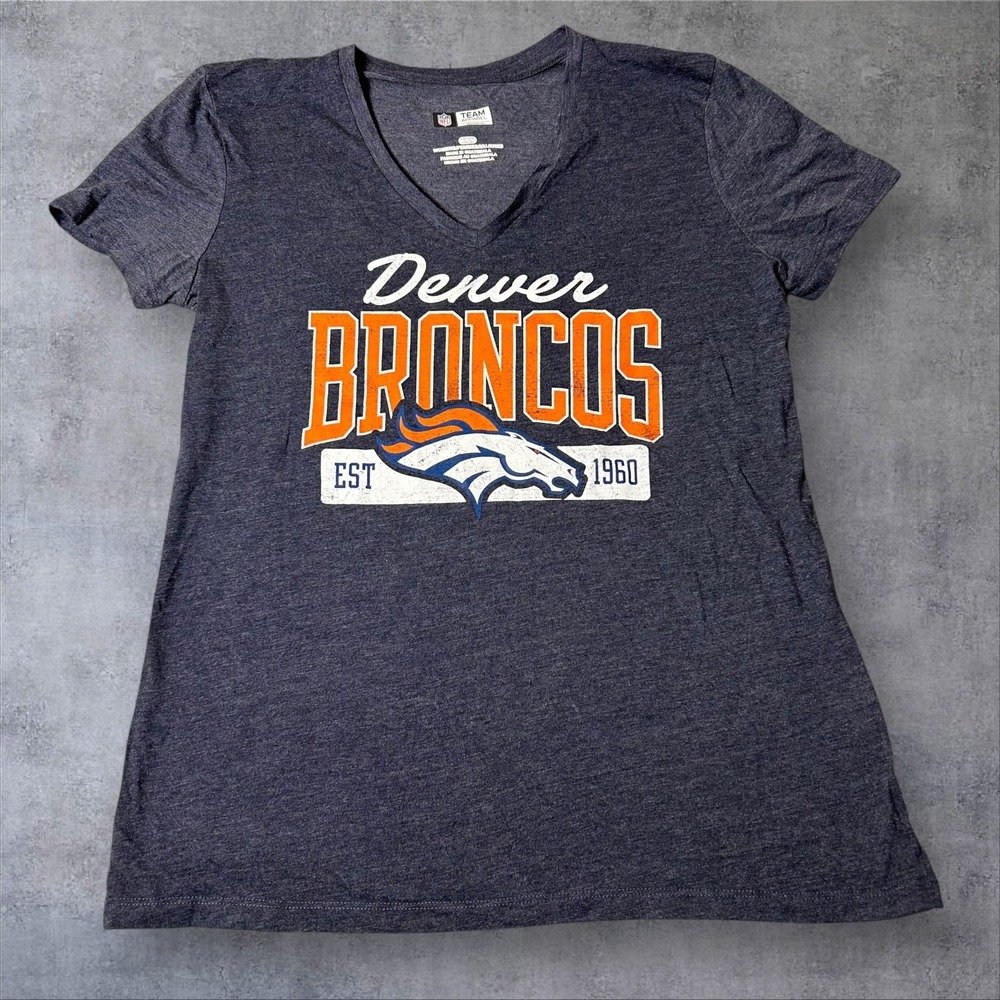 NDenver Broncos NFL Team Apparel V Neck T‎ Shirt Womens M Gray Short Sleeve